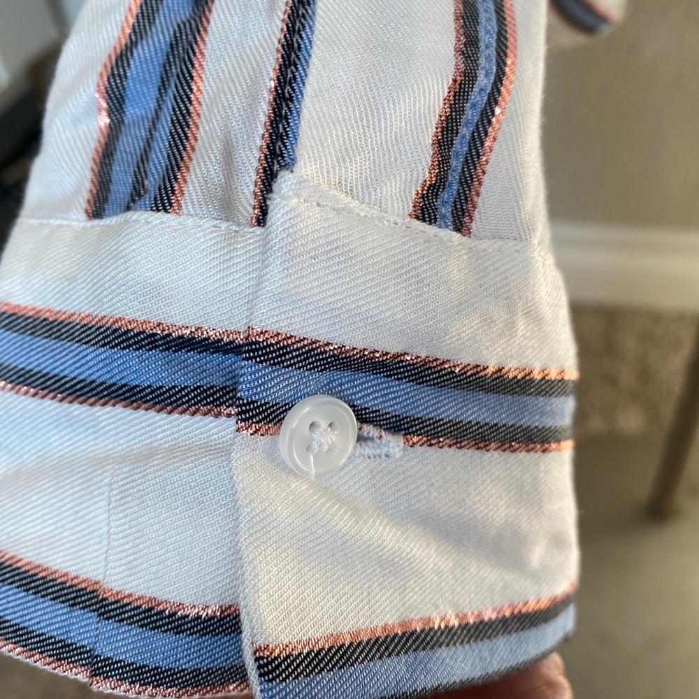 Jennifer Lopez top - Picture 4 of 8